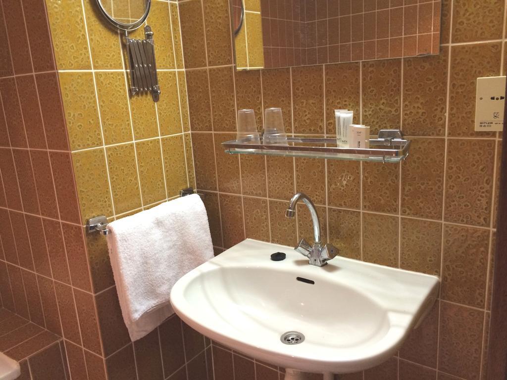 Hotel 图贝尔亨 客房 照片